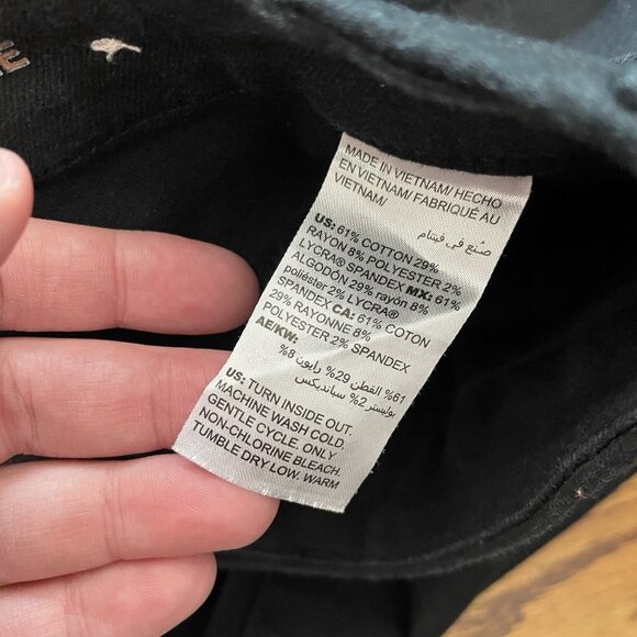 Chicos Women Sz 00R US 2R Black Denim So Slimming Girlfriend Slim Leg Ankle Jean - Picture 11 of 11